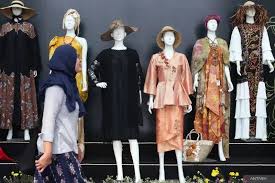 Tren Fashion Berkelanjutan 2025